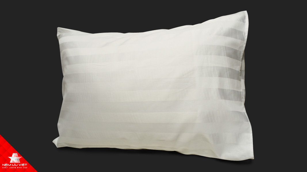 Pillowcase and pillow for hotels