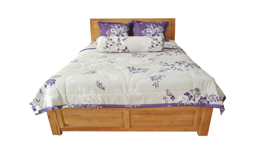 Chăn drap cotton với gam màu tím chủ đạo mang lại vẻ đẹp nhẹ nhàng